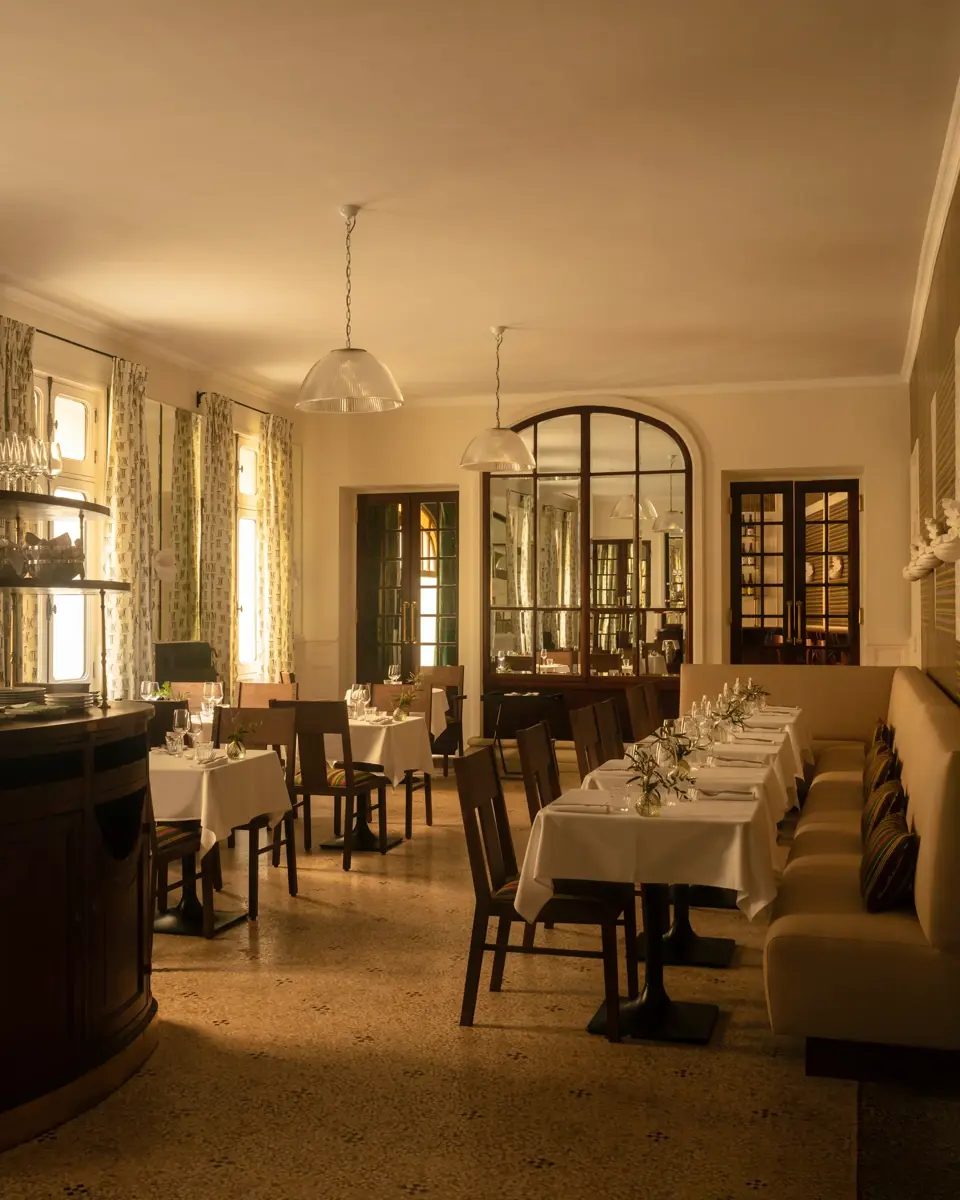 Vue du restaurant du Grand Hôtel Nord-Pinus à Arles