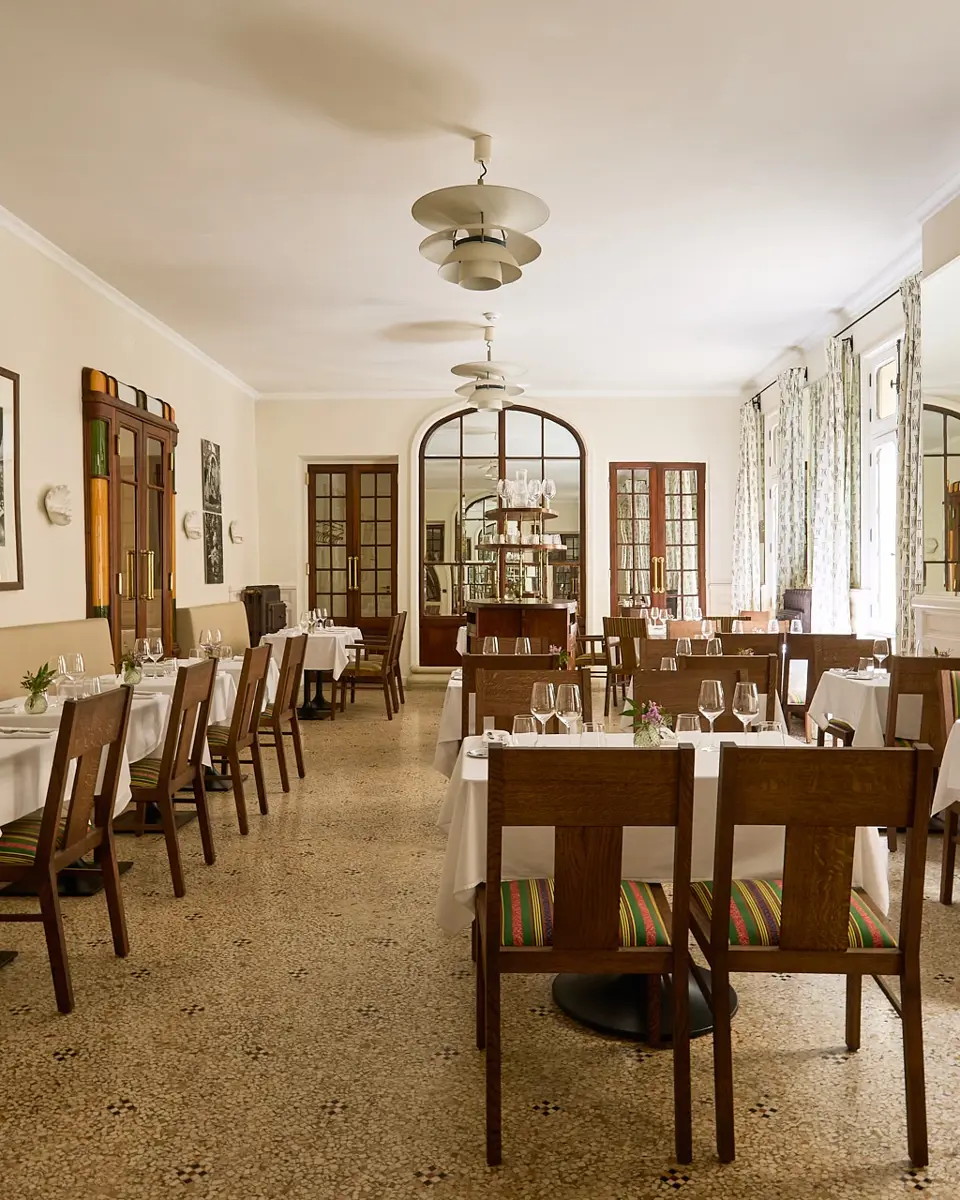 Vue du restaurant du Grand Hôtel Nord-Pinus à Arles